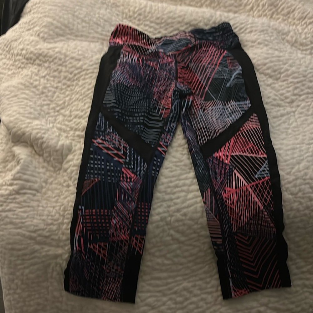 Calvin Klein size medium cropped workout pants